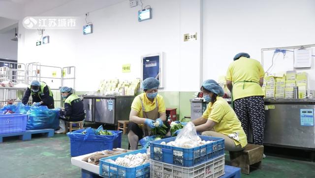 聚焦民生保障，《江苏直通车》报道南京丰浩华食品供应链的“粮仓”守护者